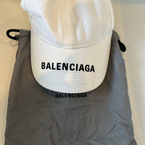 White Balenciaga cap (unisex)